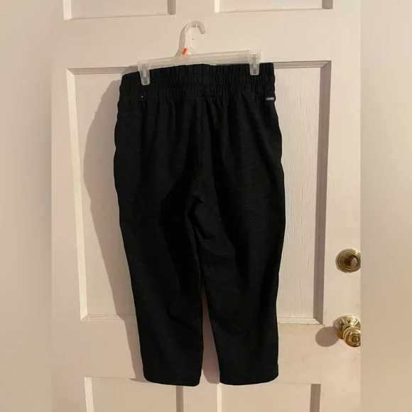 Mondetta Charcoal Performance Capri Joggers - Picture 2 of 3